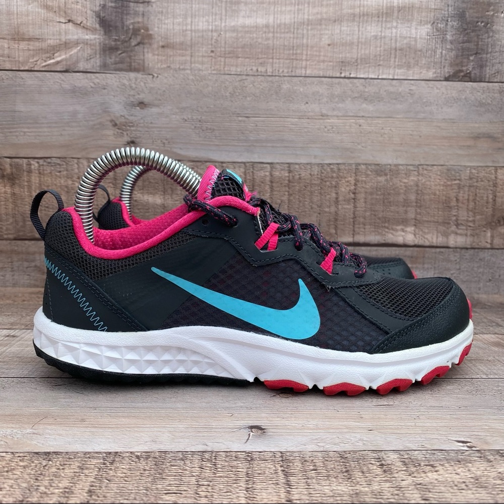 Nike Wild Trail Womens Running Sneakers Black/Pink